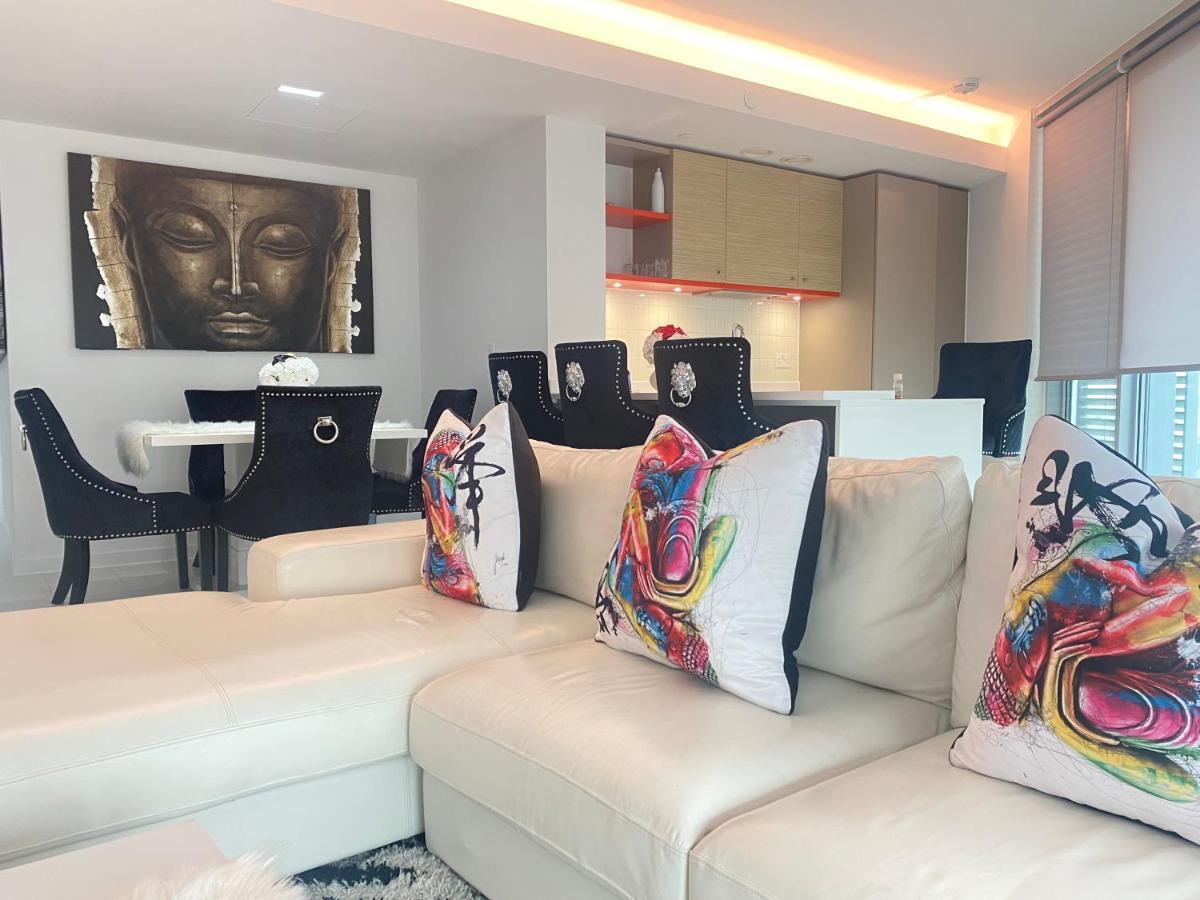 Apartment Off 13
