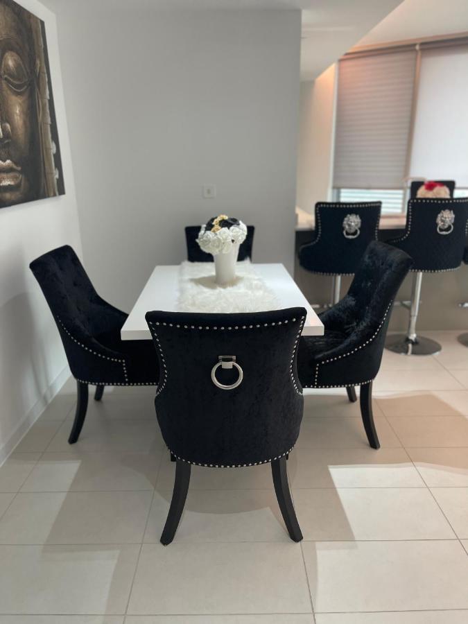 Apartment Off 13 *
