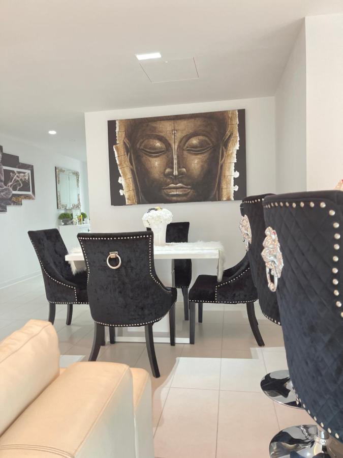 Apartment Off 13